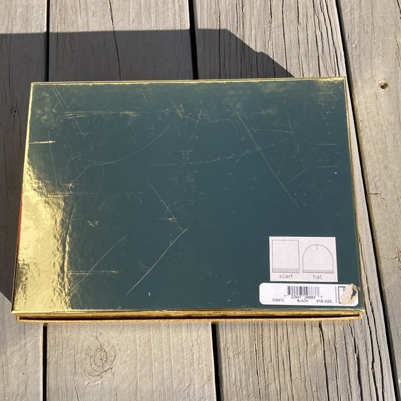 NIB Michael Kors Jacquard Scarf and Beanie Set- Black and Silver - Picture 3 of 7